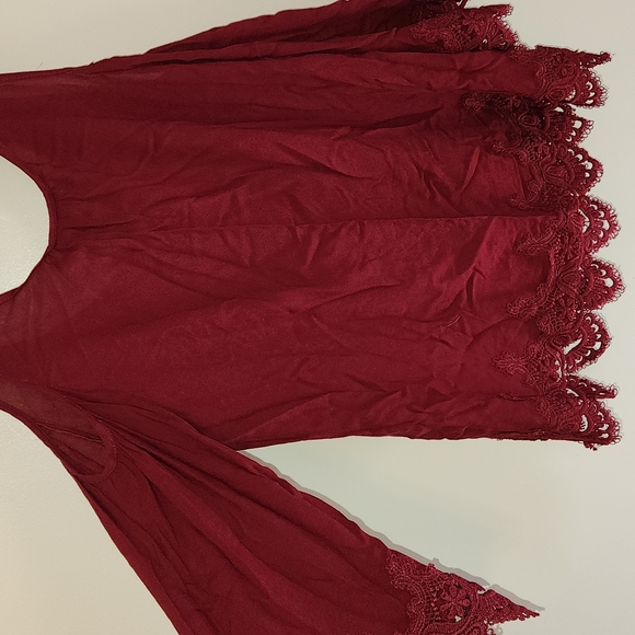 Cold Shoulder Top - Picture 5 of 8